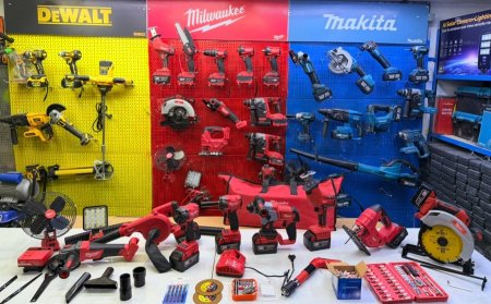 סט מלכותי בן 18 חלקים (ברישלס)